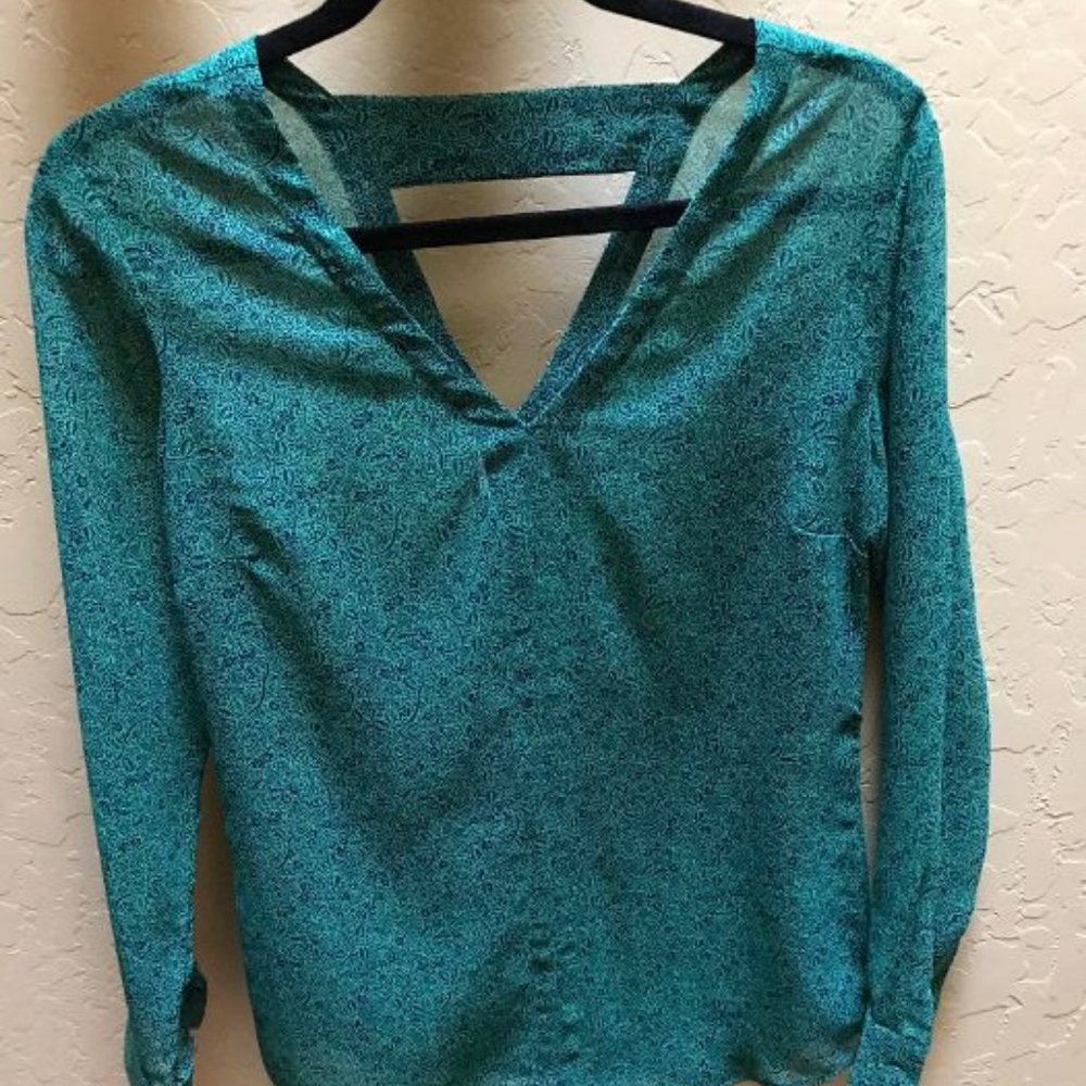 CAbi Green Tunic Top Blouse Size XS like new
